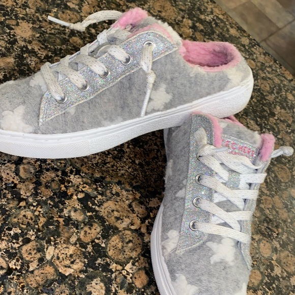 Kids Sketchers Slip Ons Size 4 Girls ! Sparkling ✨ and glittery ! 💗✨ - Picture 8 of 15
